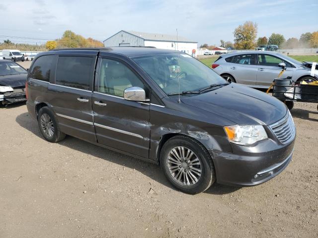Photo 4 from auction – 2016 CHRYSLER TOWN & COU with VIN 2C4RC1CG9GR208035
