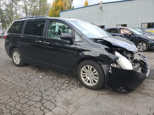 Photo 4 from auction – 2016 TOYOTA SIENNA XLE with VIN 5TDYK3DC6GS733809