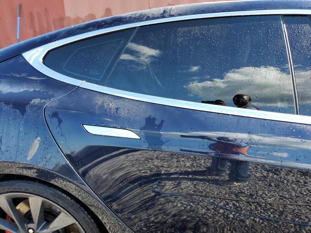 Photo 10 from auction – 2015 TESLA MODEL S P8 with VIN 5YJSA4H47FF083554