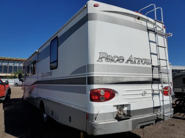 Photo 3 from auction – 2002 FLEE PACE ARROW with VIN 5B4MP67G523344854