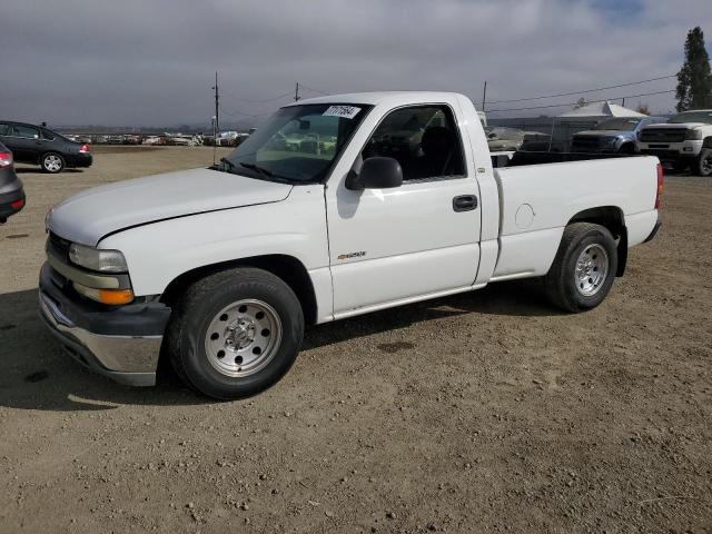 CHEVROLET SILVERADO 2000 with VIN 1GCEC14W1YZ175513 - Photo from auction