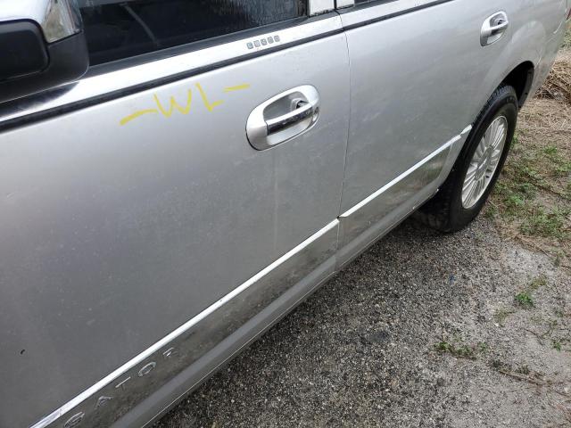 Photo 13 from auction – 2014 LINCOLN NAVIGATOR with VIN 5LMJJ2H52EEL01014