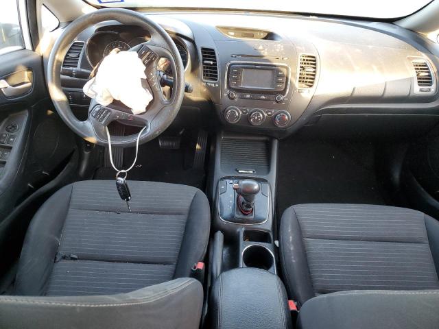 Zdjęcie 8 z aukcji – 2017 KIA FORTE LX z VIN 3KPFL4A71HE069593