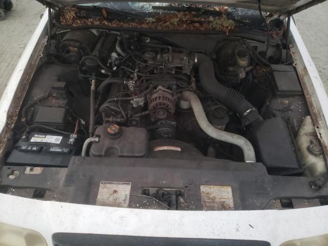 Photo 11 from auction – 2000 FORD CROWN VICT with VIN 2FAFP71W4YX123157