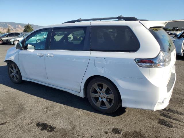 Photo 2 from auction – 2017 TOYOTA SIENNA SE with VIN 5TDXZ3DC5HS805429