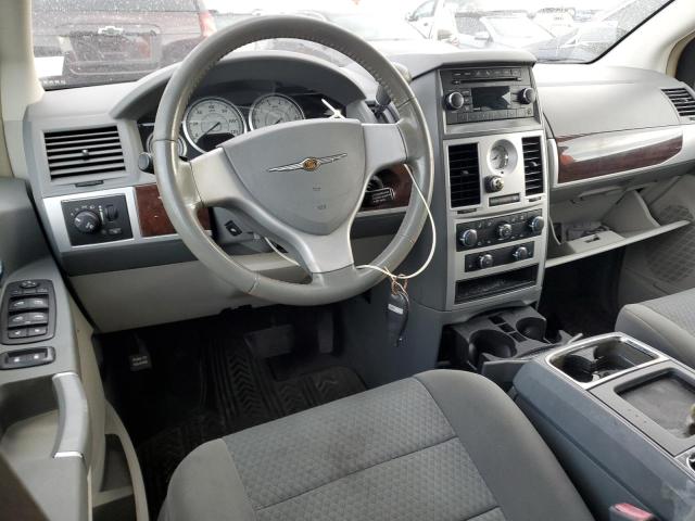 Photo 8 from auction – 2010 CHRYSLER TOWN & COU with VIN 2A4RR5D15AR282800