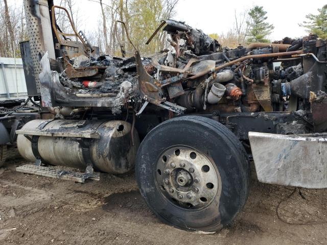 Photo 9 from auction – 2006 FREIGHTLINER CONVENTION with VIN 1FUJA6AV96LW13491
