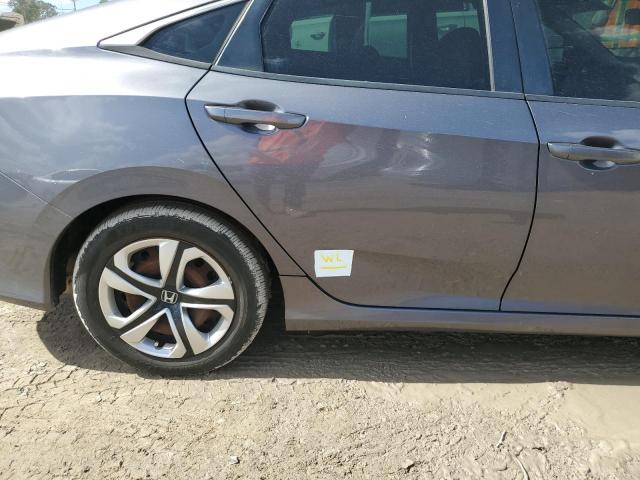 Photo 12 from auction – 2018 HONDA CIVIC LX with VIN 19XFC2F51JE005393