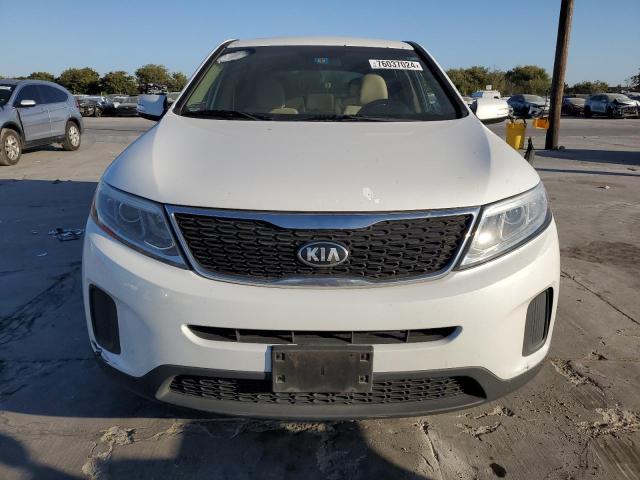 Photo 5 from auction – 2015 KIA SORENTO LX with VIN 5XYKT3A69FG580985