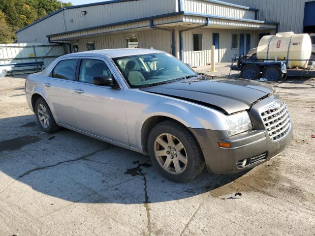 Photo 4 from auction – 2008 CHRYSLER 300 LX with VIN 2C3KA43R58H175637