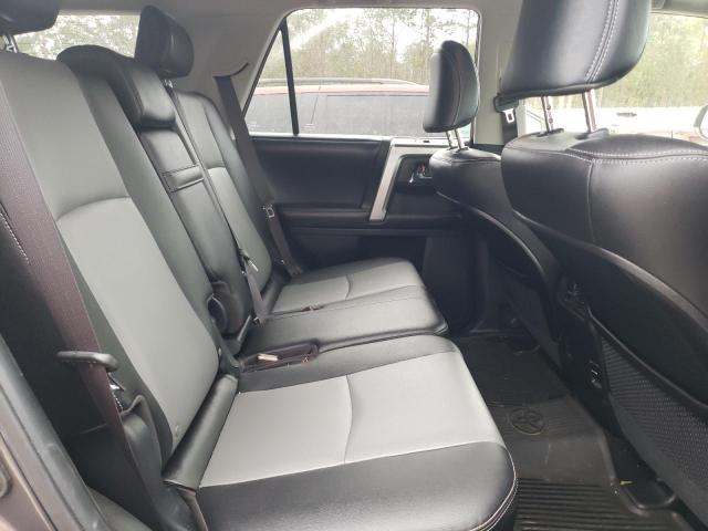Photo 11 from auction – 2018 TOYOTA 4RUNNER SR with VIN JTEBU5JR8J5551333