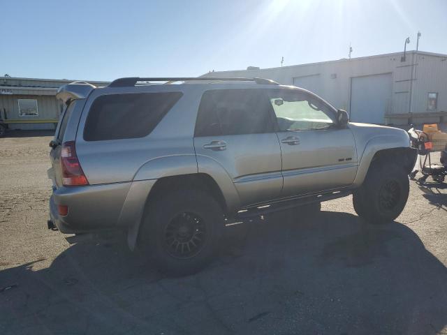 Photo 3 from auction – 2005 TOYOTA 4RUNNER SR with VIN JTEBT14R058023555