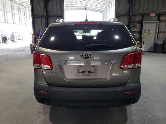 Photo 6 from auction – 2013 KIA SORENTO LX with VIN 5XYKTDA22DG349846