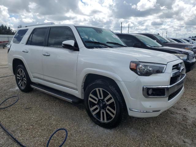 Photo 4 from auction – 2020 TOYOTA 4RUNNER SR with VIN JTEBU5JR9L5745842