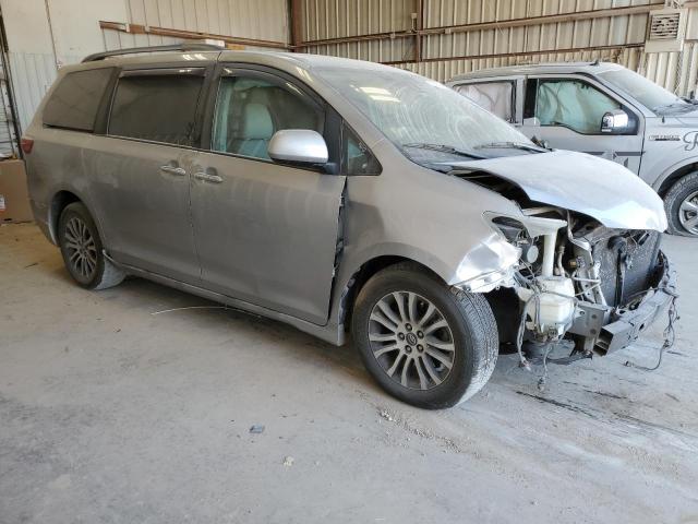 Photo 4 from auction – 2018 TOYOTA SIENNA XLE with VIN 5TDYZ3DC3JS951564
