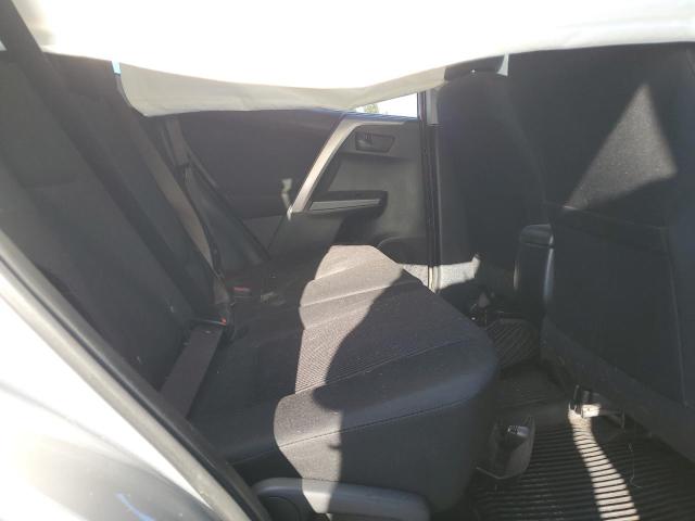 Photo 11 from auction – 2018 TOYOTA RAV4 LE with VIN JTMBFREV7JJ213541