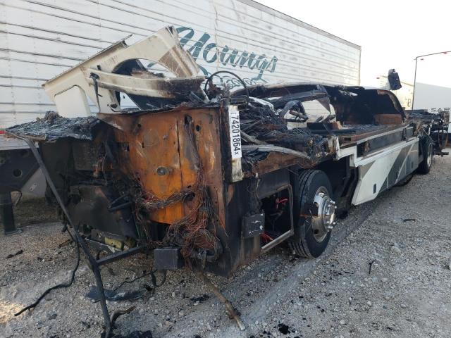 Photo 2 from auction – 2002 FREIGHTLINER CHASSIS X with VIN 4UZAAHBV02CK28618