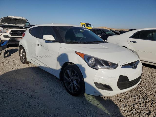 Photo 4 from auction – 2016 HYUNDAI VELOSTER with VIN KMHTC6AD9GU257102
