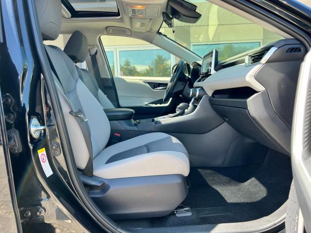 Photo 5 from auction – 2019 TOYOTA RAV4 XLE with VIN JTMP1RFV1KD511795