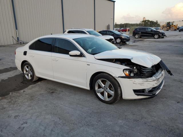 Photo 4 from auction – 2015 VOLKSWAGEN PASSAT S with VIN 1VWAT7A37FC109525