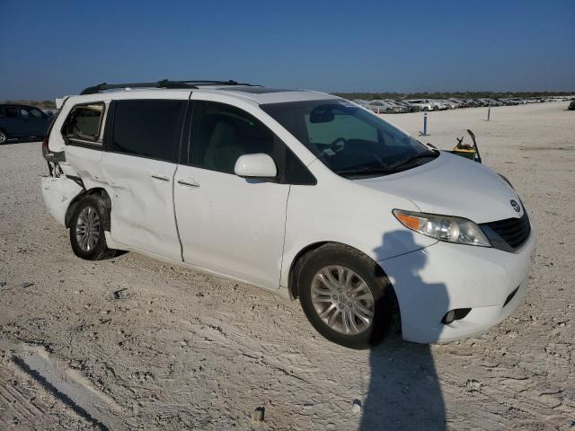 Photo 4 from auction – 2011 TOYOTA SIENNA XLE with VIN 5TDYK3DC7BS128304