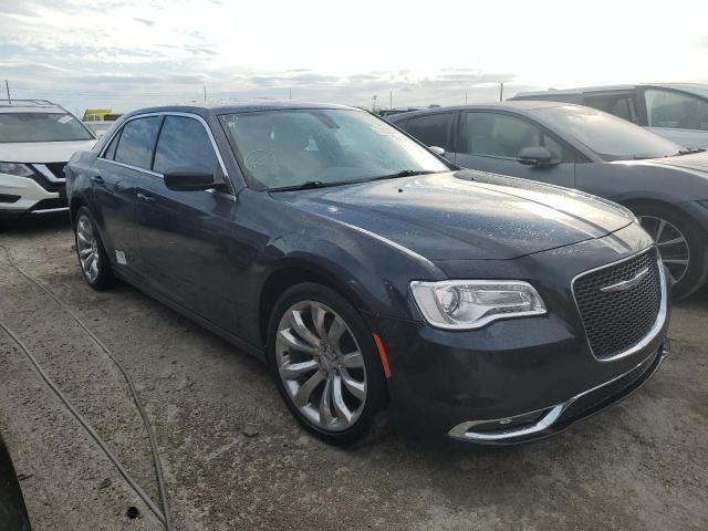 Photo 4 from auction – 2017 CHRYSLER 300 LIMITE with VIN 2C3CCAAG0HH582828