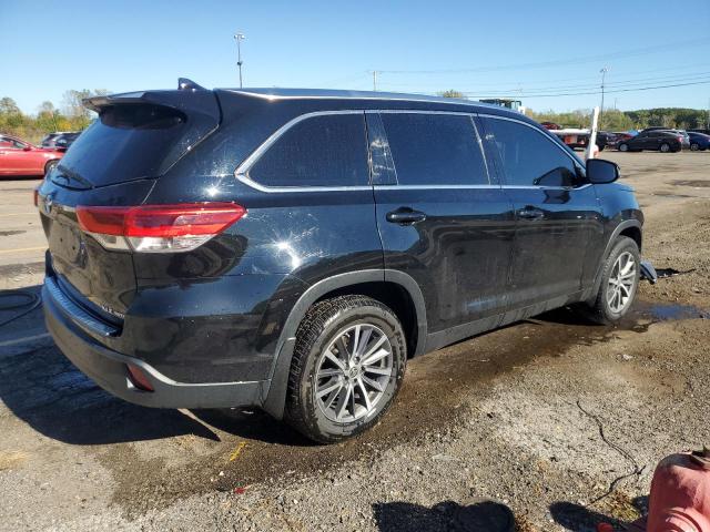Photo 3 from auction – 2019 TOYOTA HIGHLANDER with VIN 5TDJZRFH9KS630031