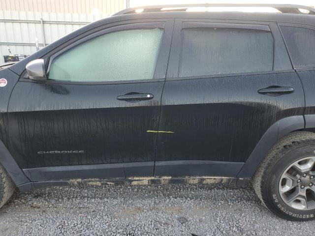 Photo 13 from auction – 2019 JEEP CHEROKEE T with VIN 1C4PJMBX3KD306943