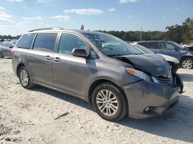 Photo 4 from auction – 2017 TOYOTA SIENNA XLE with VIN 5TDYZ3DC4HS862919