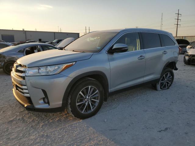 TOYOTA HIGHLANDER 2019 with VIN 5TDKZRFH5KS356816 - Photo from auction