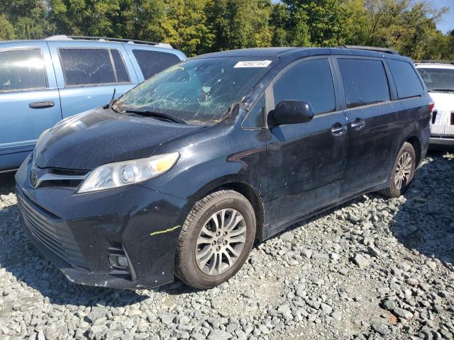 TOYOTA SIENNA XLE 2018 with VIN 5TDYZ3DC1JS922483 - Photo from auction