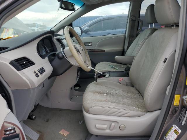 Photo 7 from auction – 2011 TOYOTA SIENNA XLE with VIN 5TDYK3DC5BS126762