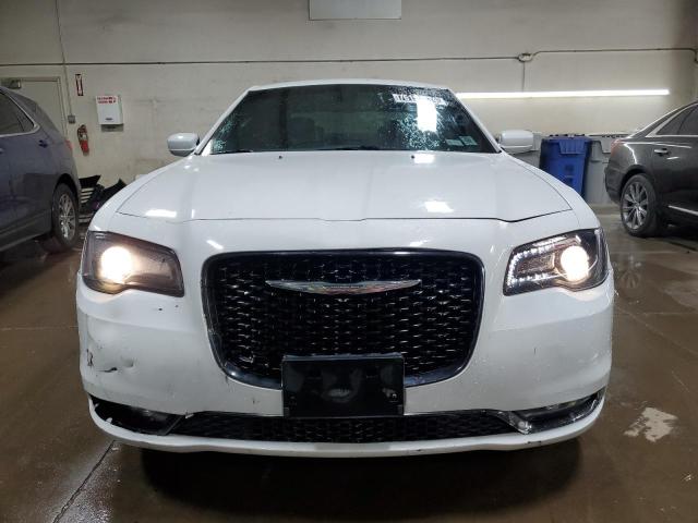 Photo 5 from auction – 2019 CHRYSLER 300 S with VIN 2C3CCABGXKH516583