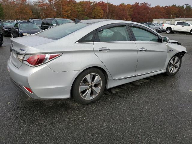 Photo 3 from auction – 2011 HYUNDAI SONATA HYB with VIN KMHEC4A4XBA018259