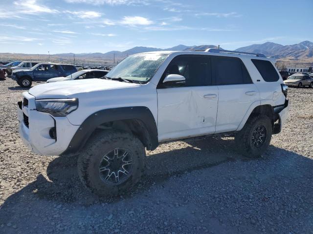 TOYOTA 4RUNNER SR 2016 z numerem VIN JTEBU5JR2G5405728 - Zdjęcie z aukcji
