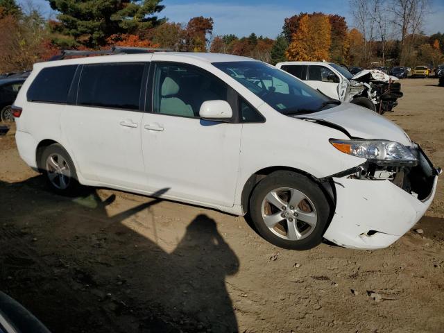 Photo 4 from auction – 2016 TOYOTA SIENNA LE with VIN 5TDKK3DC3GS707366