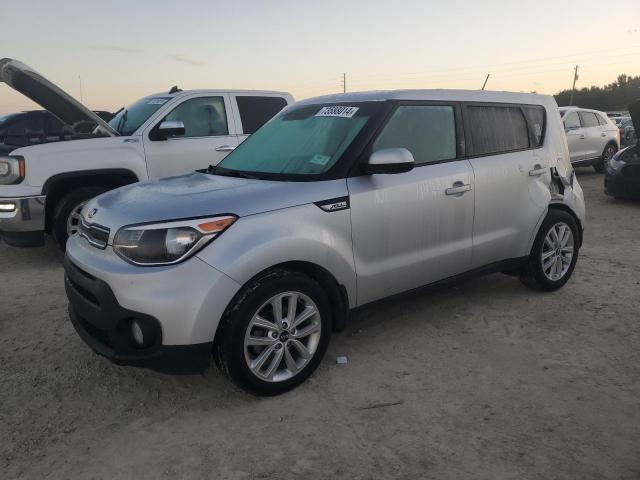 KIA SOUL + 2018 con VIN KNDJP3A55J7597389 - Foto de la subasta