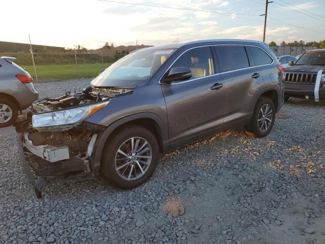 TOYOTA HIGHLANDER 2019 with VIN 5TDKZRFH5KS303629 - Photo from auction