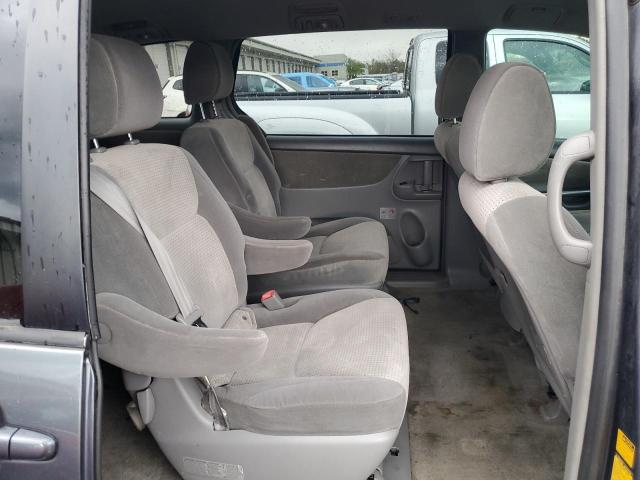 Photo 11 from auction – 2010 TOYOTA SIENNA CE with VIN 5TDKK4CC1AS331412