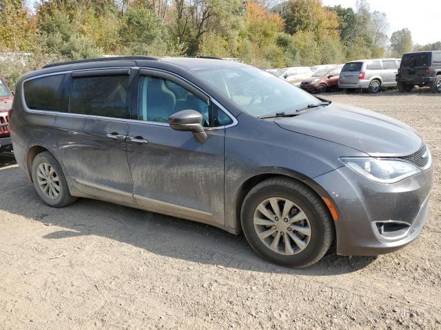 Photo 4 from auction – 2017 CHRYSLER PACIFICA T with VIN 2C4RC1BG6HR734237