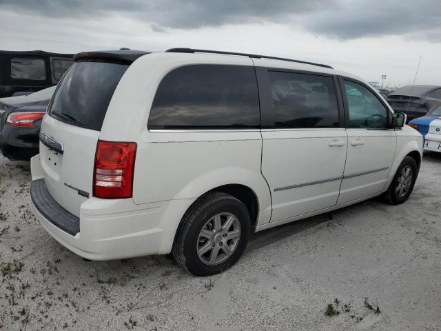 Photo 3 from auction – 2010 CHRYSLER TOWN & COU with VIN 2A4RR5D17AR176929