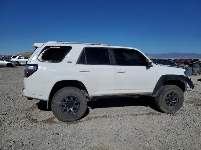 Photo 3 from auction – 2016 TOYOTA 4RUNNER SR with VIN JTEBU5JR2G5405728