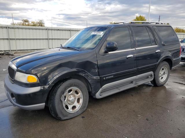 LINCOLN NAVIGATOR 1998 with VIN 5LMPU28L5WLJ45628 - Photo from auction