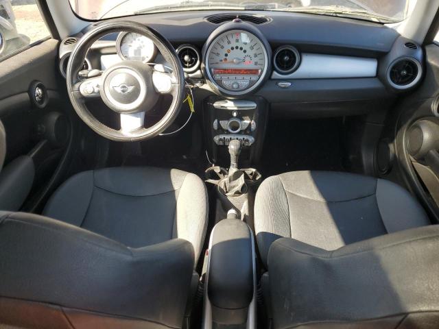 Photo 8 from auction – 2009 MINI COOPER CLU with VIN WMWML335X9TX33425
