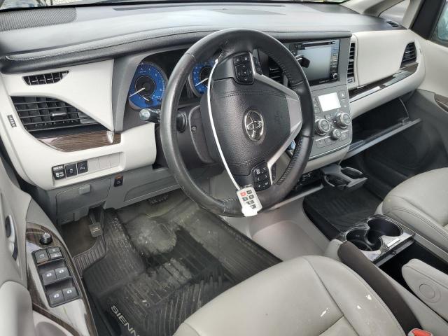 Photo 8 from auction – 2018 TOYOTA SIENNA XLE with VIN 5TDDZ3DC5JS206376