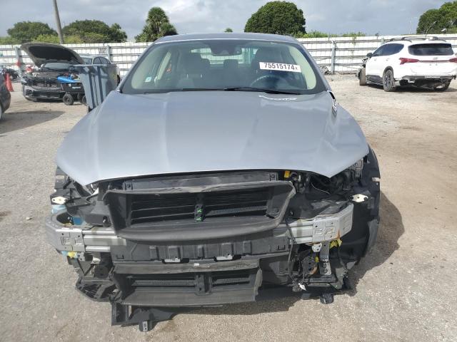 Photo 5 from auction – 2020 FORD FUSION SE with VIN 3FA6P0HD7LR122572