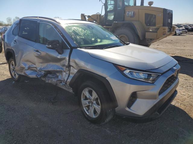 Photo 4 from auction – 2020 TOYOTA RAV4 XLE with VIN JTMP1RFV5LD060999