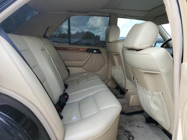 Photo 10 from auction – 1992 MERCEDES-BENZ 300 E with VIN WDBEA30D5NB625320