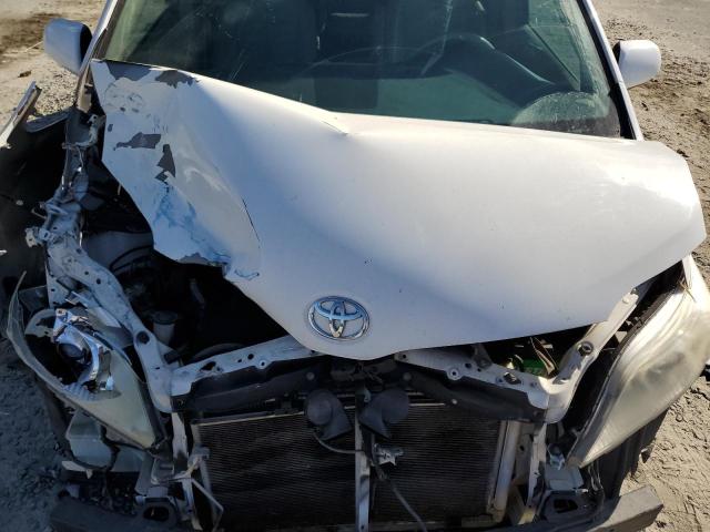 Photo 12 from auction – 2012 TOYOTA SIENNA XLE with VIN 5TDYK3DC2CS234239