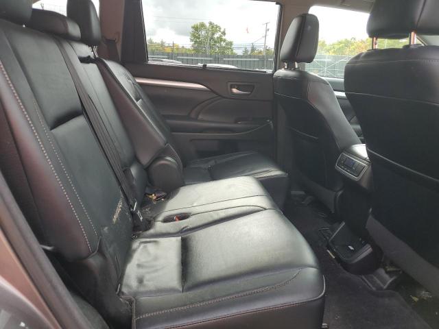 Photo 11 from auction – 2018 TOYOTA HIGHLANDER with VIN 5TDJZRFH3JS875194
